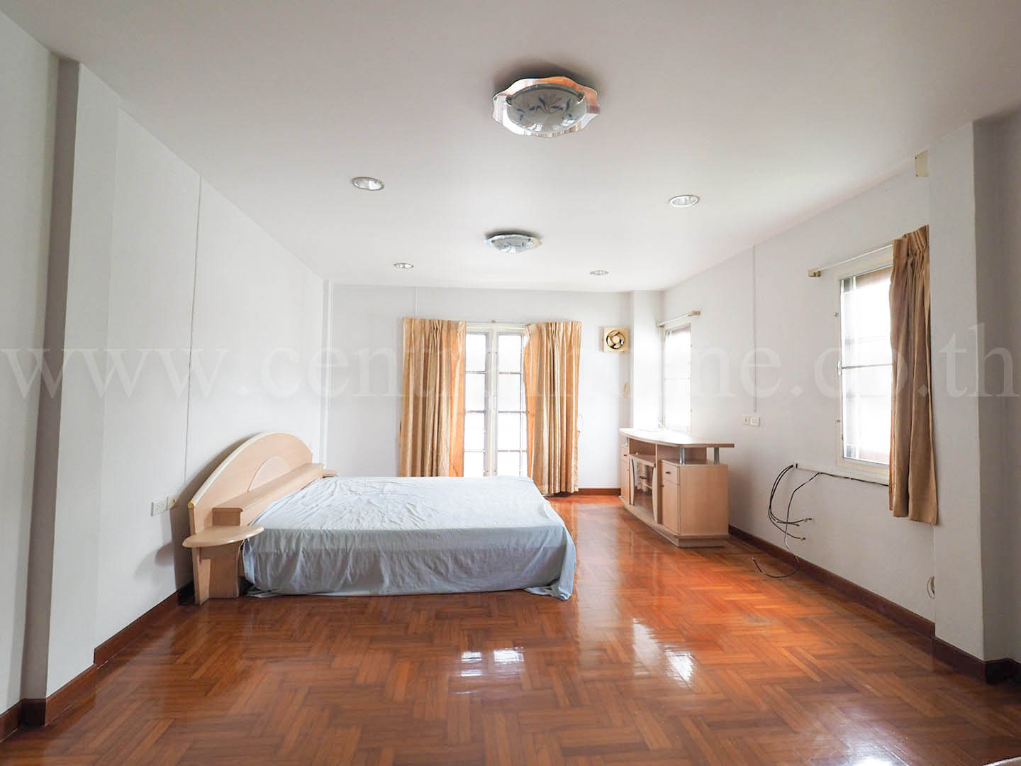 อาคารพาณิชย์ หลังริม พรานนก ซอย 7