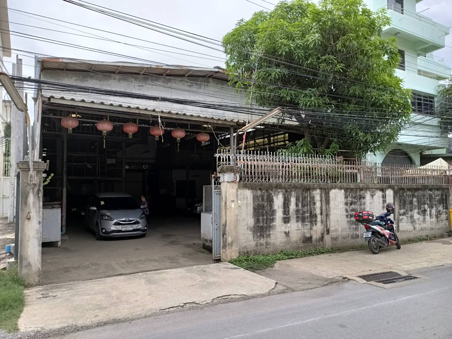 ขายโรงงาน พร้อมที่ดิน ถนนประชาอุทิศ33 สุขสวัสดิ์ 200 ตารางวา