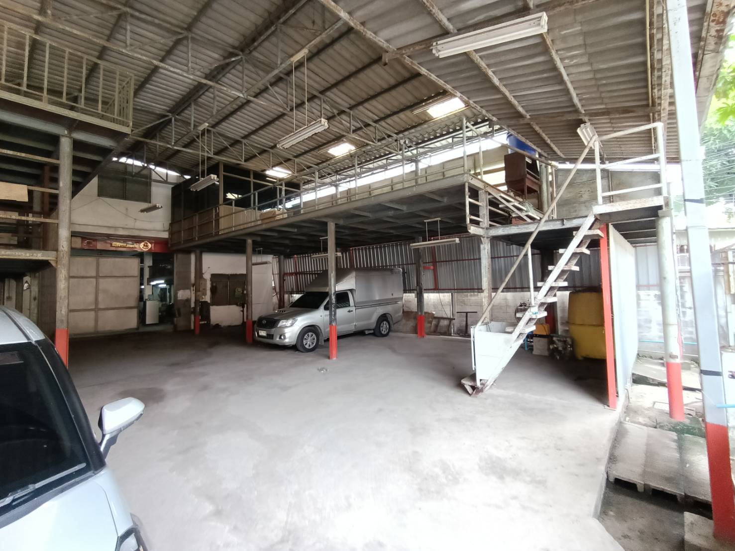 ขายโรงงาน พร้อมที่ดิน ถนนประชาอุทิศ33 สุขสวัสดิ์ 200 ตารางวา