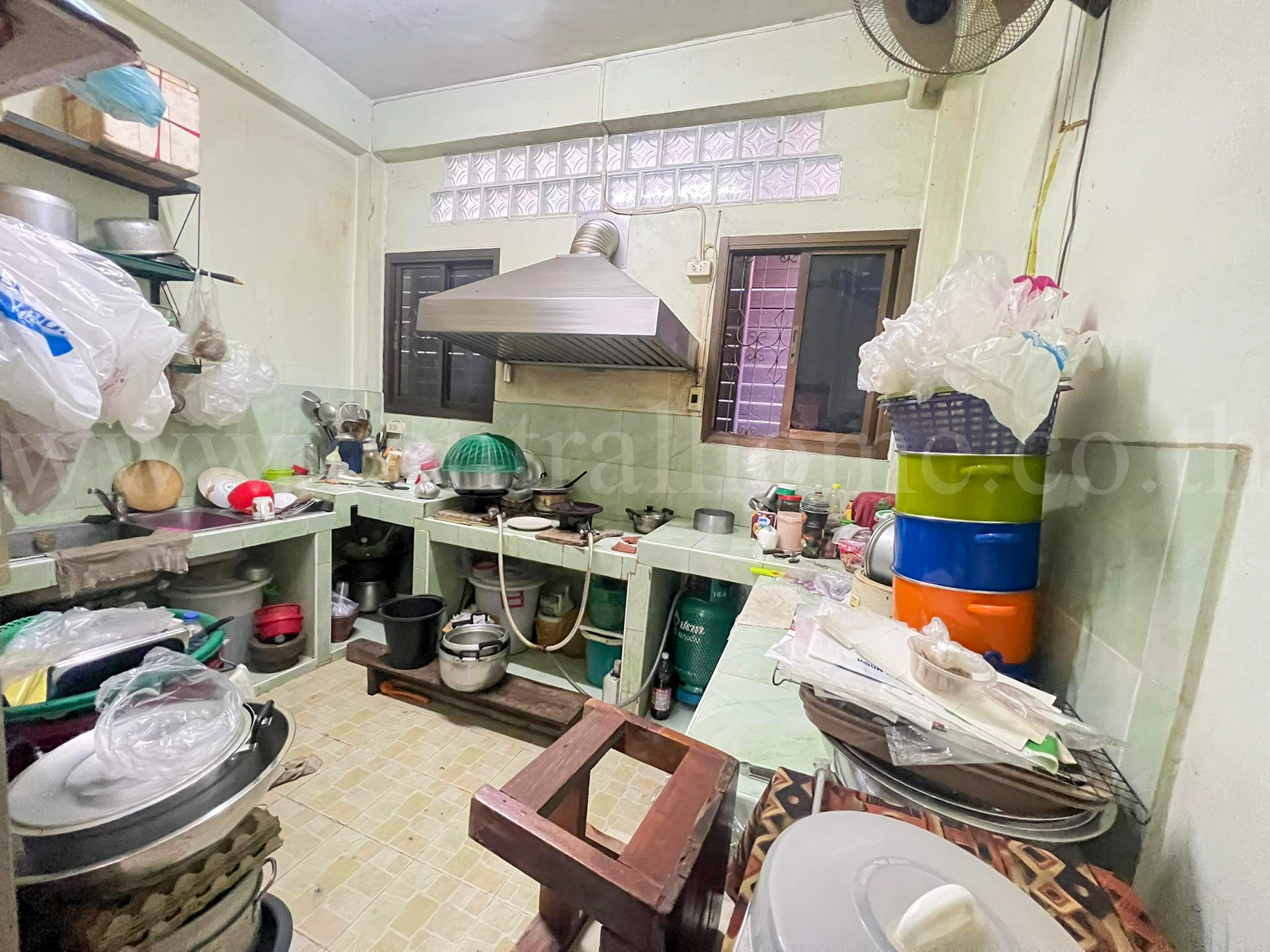 อาคารพาณิชย์ ติดถนน ท่าอิฐ ทำเลดี ค้าขายได้