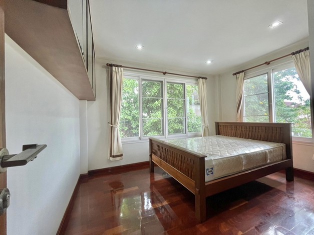 ขายบ้านเดี่ยวหมู่บ้านธารารมณ์ รามคำแหง150   สภาพมือ1 เกรดA  ในราคามือ 2