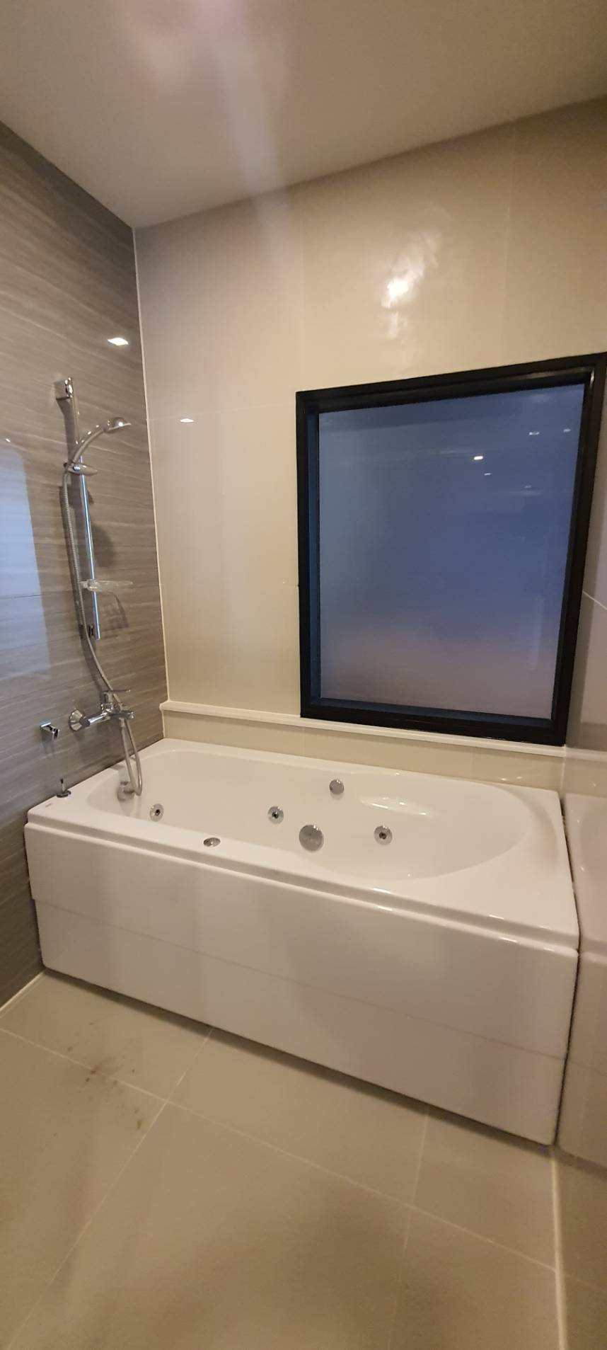 ขาย/ให้เช่า คอนโด ไนท์บริดจ์ ดิ โอเชี่ยน วิวสวย ทำเลทอง ศรีราชา ชลบุรี