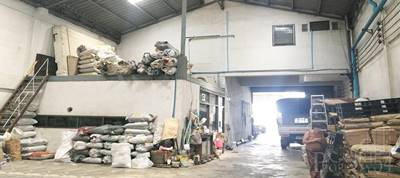 ลดพิเศษ โรงงานผลิตเม็ดพลาสติก 141 วา ทำได้ถูกกฎหมาย พร้อมใบอนุญาต รง.4 วางของหนักได้มาก พื้นรับโหลด 3 ตัน/ตรม. ใกล้ ถ.เอกชัย และ เศรษฐกิจ - KK3125S