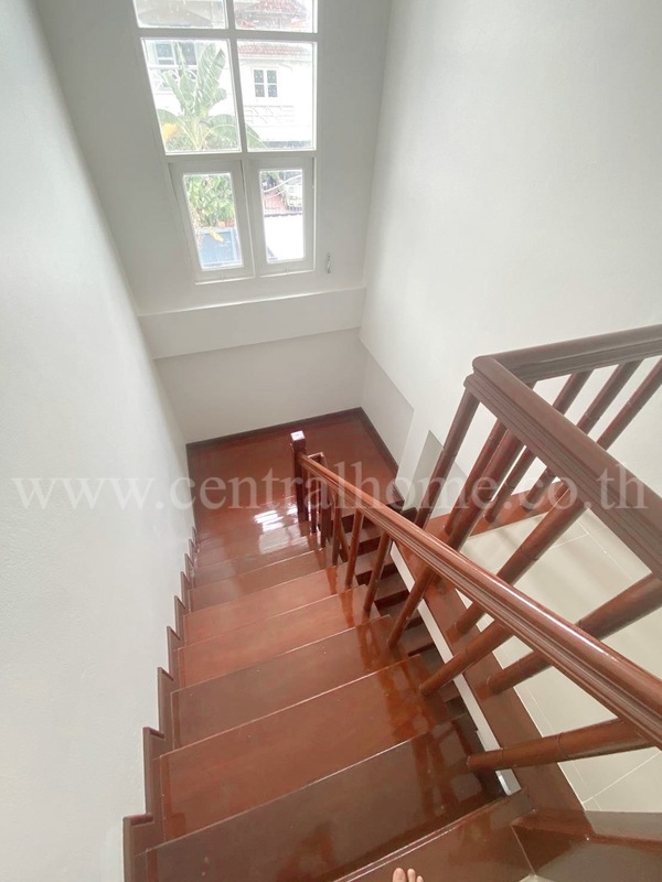 บ้านเดี่ยว หมู่บ้าน บุรีรมย์ รามอินทรา (คู้บอน 41) หลังริม