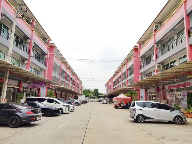 ขายด่วนอาคารพาณิชย์ 4 ชั้นโครงการสำเพ็ง2 อาคารหลังริมสุด ติดคลอง พร้อมโกดังด้านข้าง ทำเลดี 