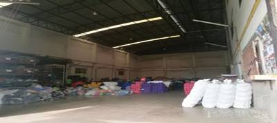  ขายโรงงาน ตั้งอยู่บนเนื้อที่ขนาด 5 ไร่ หันหน้าทางทิศตะวันออก ประตูด้านหน้ากว้าง 7 เมตร สูง 2.5 เมตร สะดวกต่อการขนส่งสินค้าเข้าออก ตัวโรงงานแบ่งออกเป็น 3 หลัง