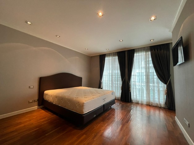 ขายด่วน หมู่บ้านกลางกรุง-ทองหล่อ ทาวโฮม 4 ชั้น ราคาดีที่สุดในโครงการ 