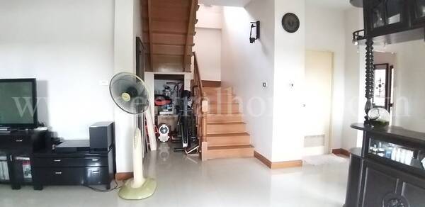 หมู่บ้านเพทาย เพลส พหลโยธิน-ลำลูกกา หลังริม