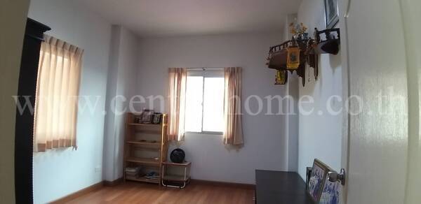 หมู่บ้านเพทาย เพลส พหลโยธิน-ลำลูกกา หลังริม