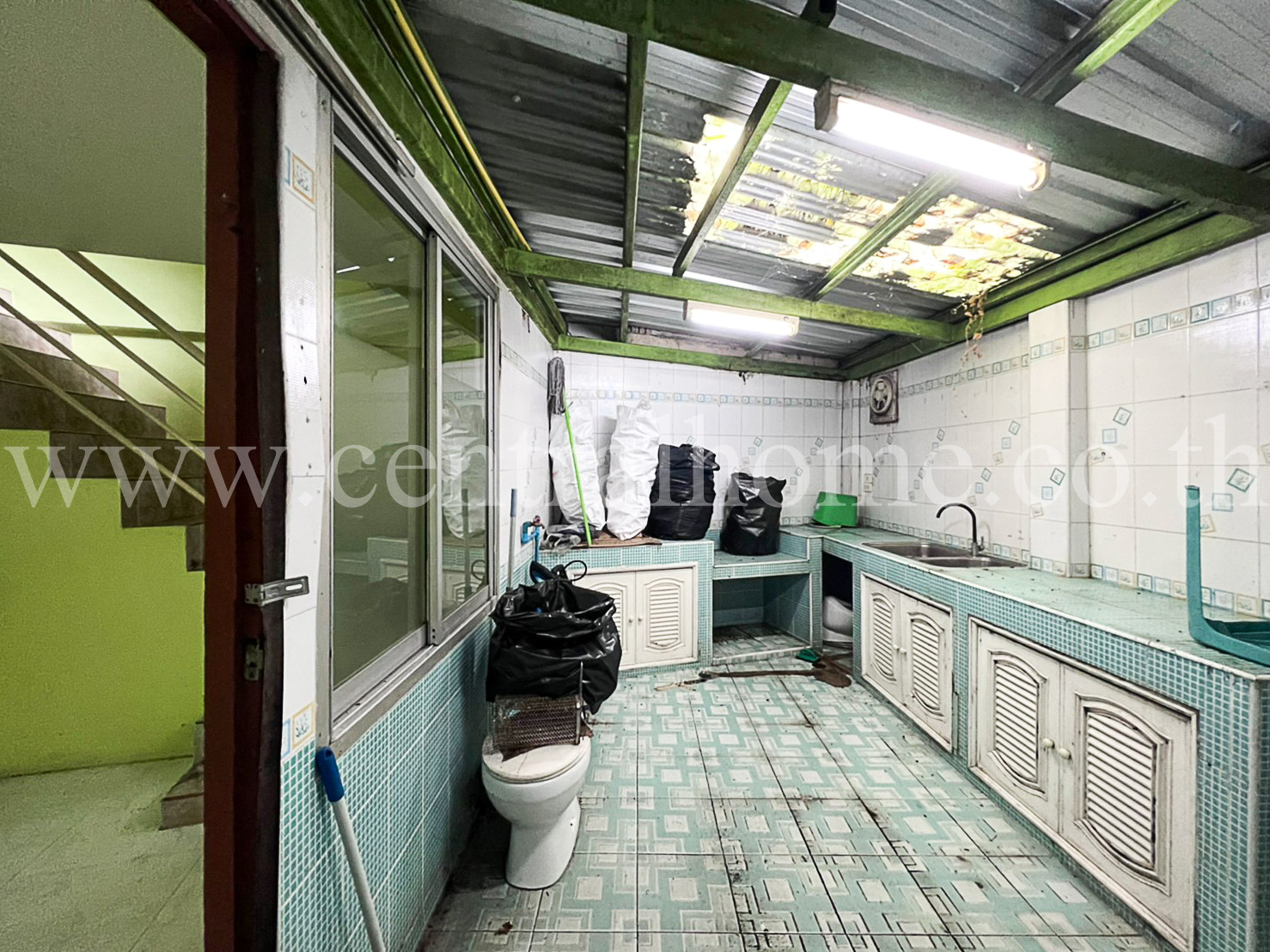 อาคารพาณิชย์ เลี่ยงเมืองนนทบุรี ติดถนน