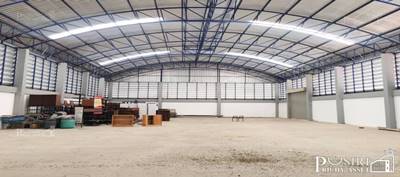 ขายโรงงาน สไตล์โมเดิร์น 1 ไร่ เงียบสงบอยู่หลังสุดท้าย บรรยากาศดี ด้านข้างติดคลองพร้อมเขื่อนและรั้วคอนกรีต เดินทางสะดวกใกล้ทั้ง ถ.เศรษฐกิจ และ สายใยรัก - KK3241S