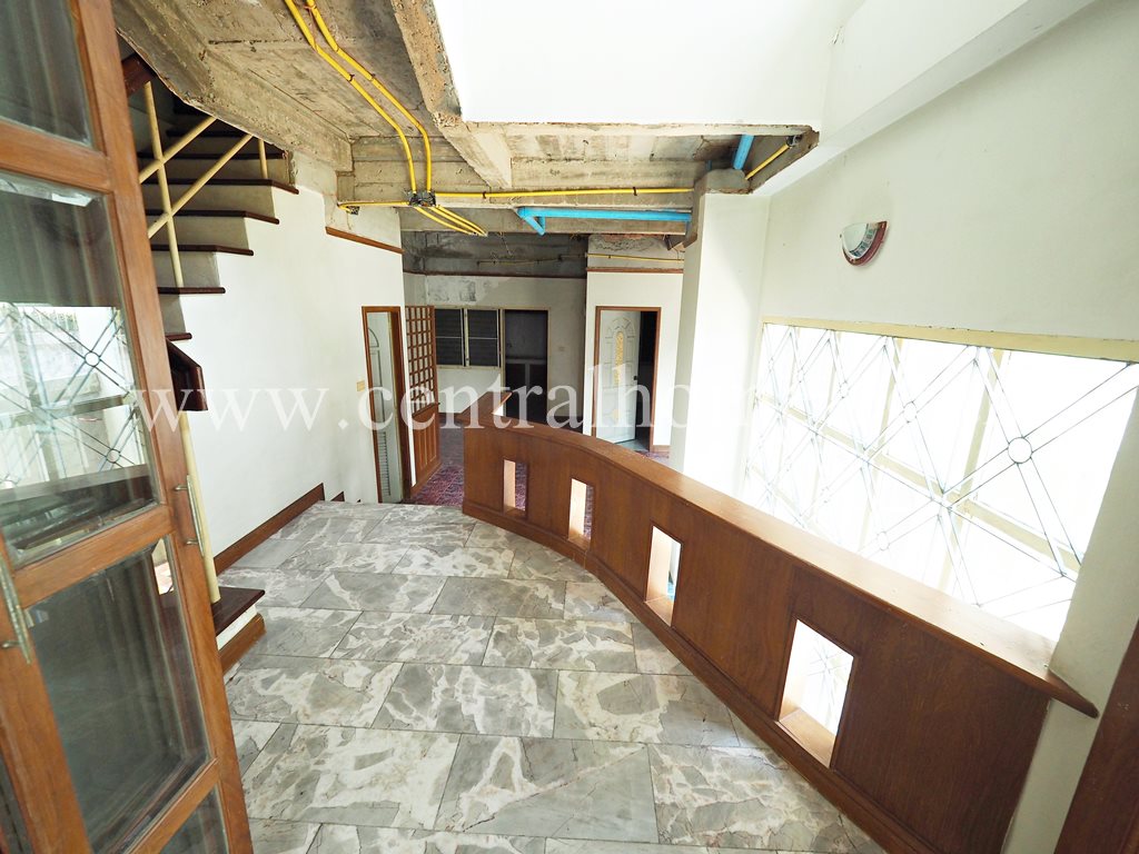 บ้านแฝด หมู่บ้าน เศรณี วิลล่า บ้านกล้วย - ไทรน้อย หลังมุม