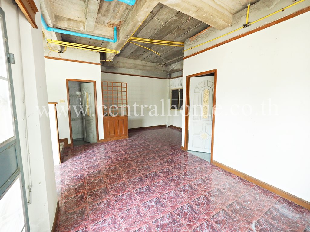 บ้านแฝด หมู่บ้าน เศรณี วิลล่า บ้านกล้วย - ไทรน้อย หลังมุม