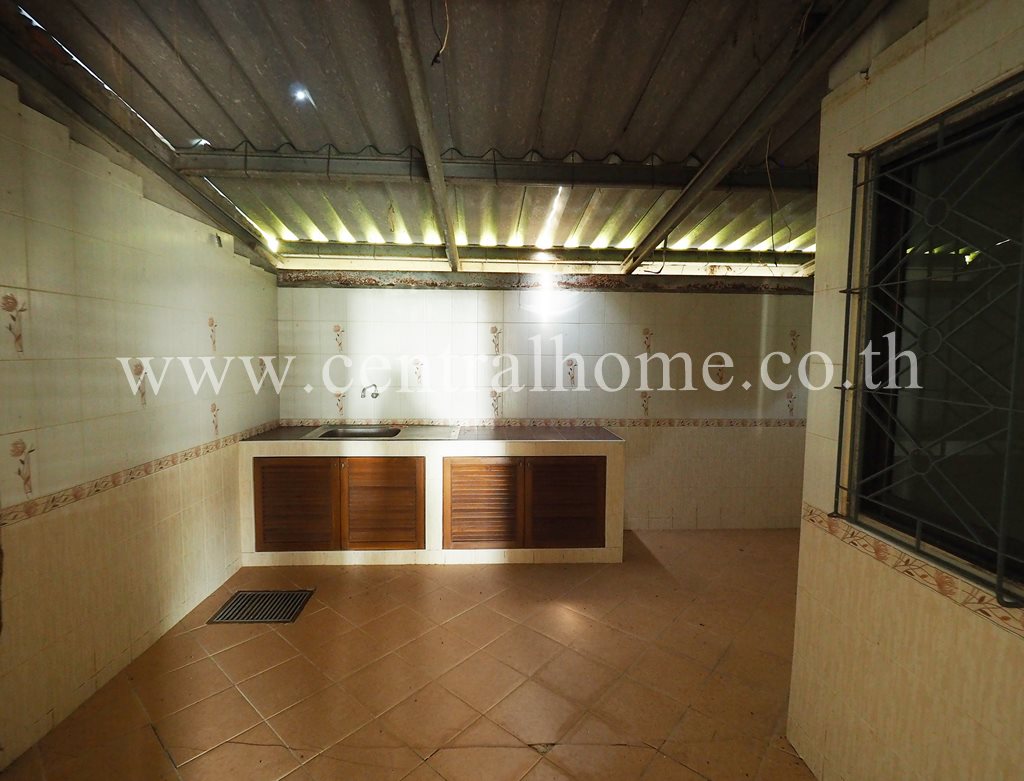 บ้านแฝด หมู่บ้าน เศรณี วิลล่า บ้านกล้วย - ไทรน้อย หลังมุม