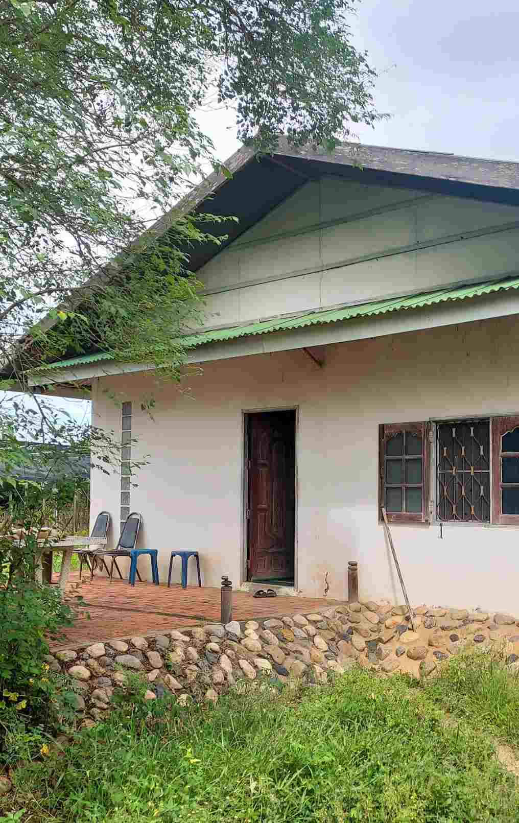 ขายที่ดิน พร้อมสิ่งปลูกสร้าง ทำเลดี ใกล้วัดโพธิ์เงิน อำเภออู่ทอง จังหวัด สุพรรณบุรี