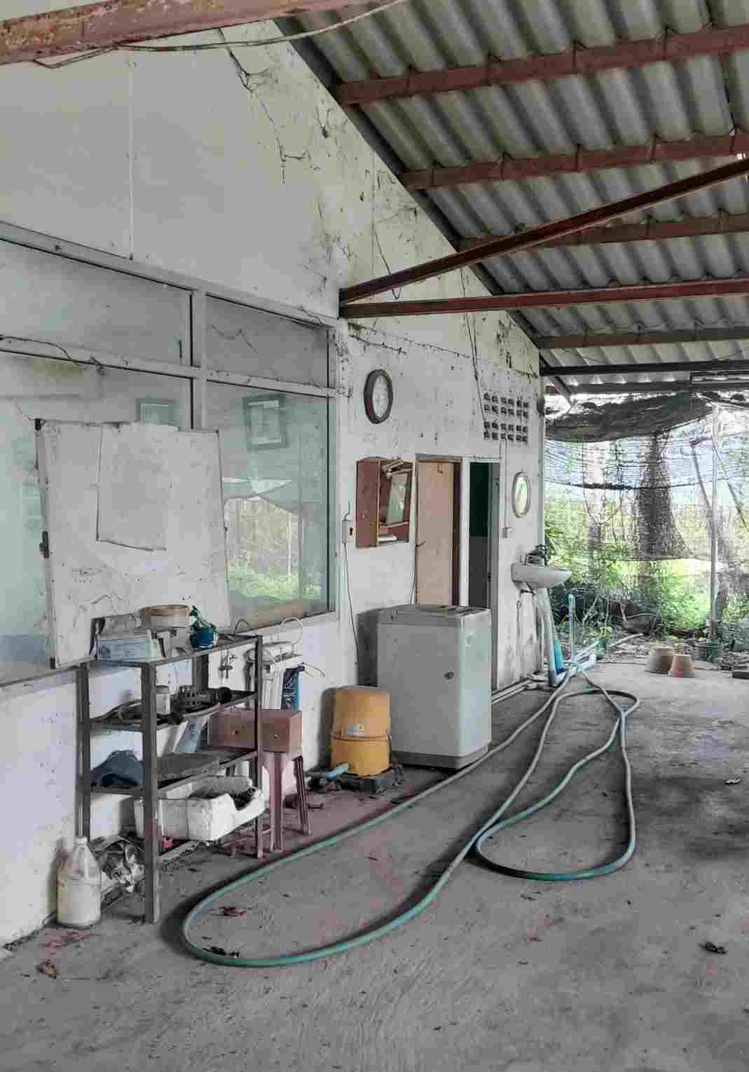 ขายที่ดิน พร้อมสิ่งปลูกสร้าง ทำเลดี ใกล้วัดโพธิ์เงิน อำเภออู่ทอง จังหวัด สุพรรณบุรี