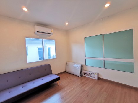 ขาย ทาวน์โฮม 3 ชั้น หมู่บ้าน เดอะ แพลนท์ ซิตี้ นวมินทร์ ซอยนวมินทร์ 86 หมู่บ้านติดถนนใหญ่ ต่อเติมด้านหน้า สามารถทำออฟฟิศหรือเปิดร้านกาแฟได้เลยย เเดินทางสะดวก  ใกล้ทางด่วน/ใกล้ห้าง/และแหล่งชุมชน