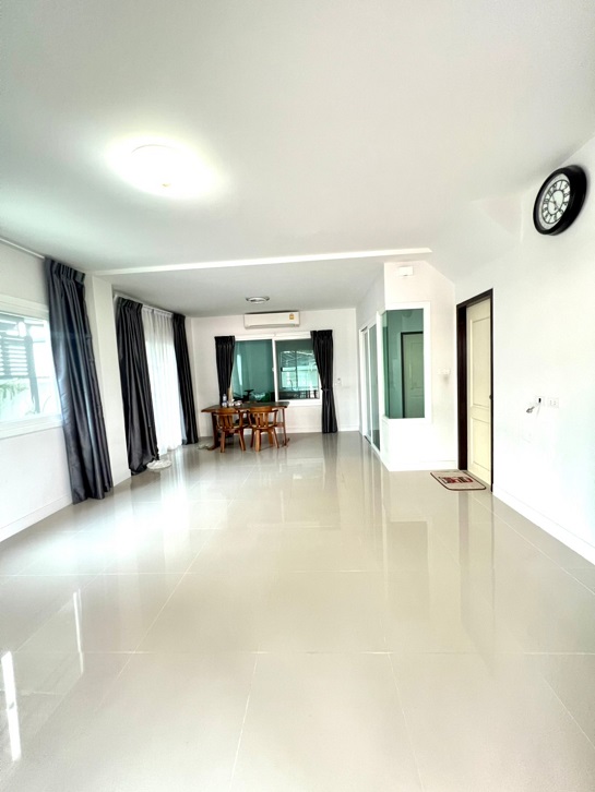 ขายบ้านพร้อมเฟอร์ ต่อเติมหน้าบ้าน-หลังบ้านครบ ของแถม 13 รายการ