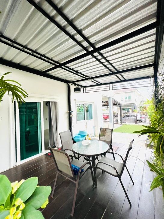 ขายบ้านพร้อมเฟอร์ ต่อเติมหน้าบ้าน-หลังบ้านครบ ของแถม 13 รายการ