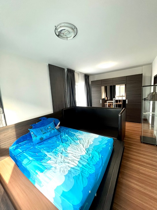 ขายบ้านพร้อมเฟอร์ ต่อเติมหน้าบ้าน-หลังบ้านครบ ของแถม 13 รายการ