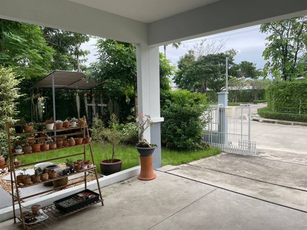 ขายบ้านเดี่ยว สีวลี ศรีนครินทร์ - ร่มเกล้า โครงการใหม่ จาก Land & Housesหลังมุม บ้านสวยพร้อมอยู่ กรุงเทพฯ