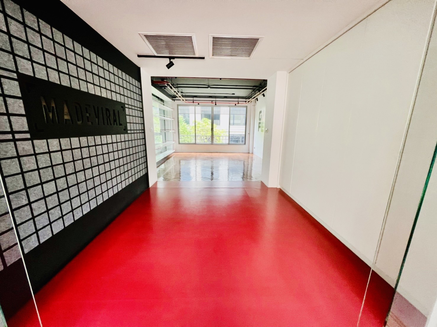 ให้เช่าพื้นที่สำนักงาน ( พร้อมให้เช่าทันที )