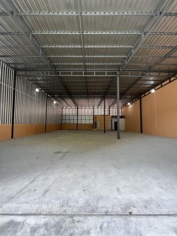  ให้เช่าโกดังใหม่ ซอยรัชดา ใกล้ห้างฟอร์จูนทาวน์  ใช้สอย 375 ตรม หลังคาสูง  7 เมตร 2 ห้องน้ำ