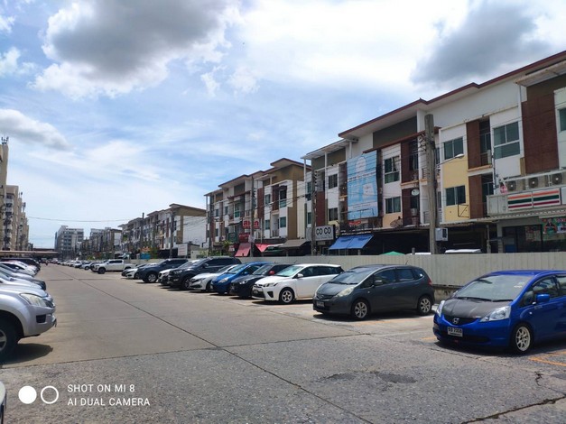 ขายตึกแถว 2 ห้อง 3 ชั้น เหมาะต่อธุรกิจ ใกล้ห้าง Plearnary เดินทางสะดวก บางเขน กรุงเทพฯ 