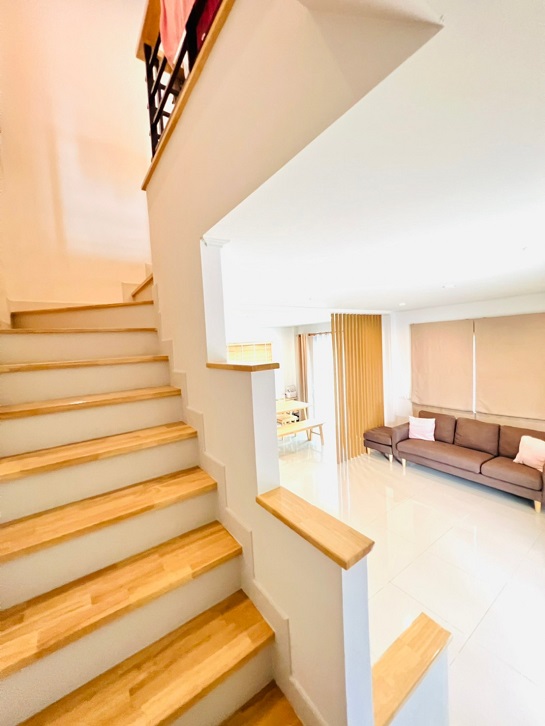 ขายบ้านสวย สไตล์มินิมอล พร้อมเฟอร์ ต่อเติมหน้าบ้านแล้ว ของแถม 13 รายการ