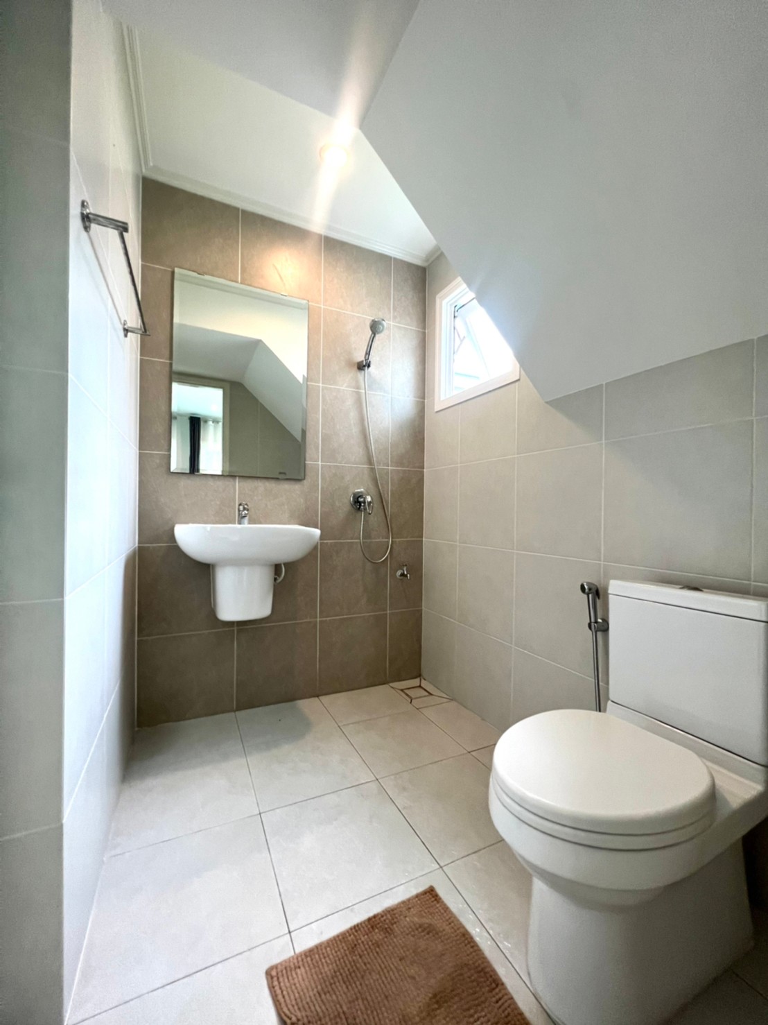 ขายบ้านแฝด สภาพสวย พร้อมอยู่ ของแถม 6 รายการ