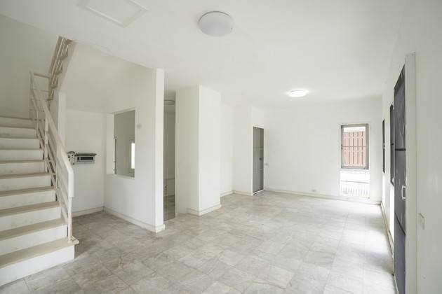 ขายบ้านเดี่ยว 3 ชั้น บ้านสวย บรรยากาศดี ทำเลดี  ถนนฉลิมพระเกียรติ ร.9 ซอย 28