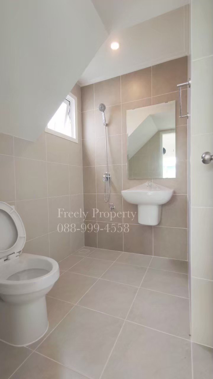 ให้เช่า บ้านแฝดสวย พร้อมอยู่