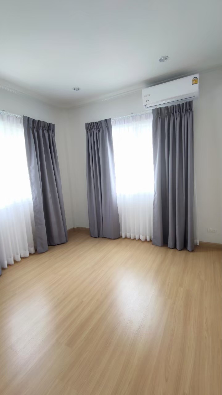 ให้เช่า บ้านแฝดสวย พร้อมอยู่