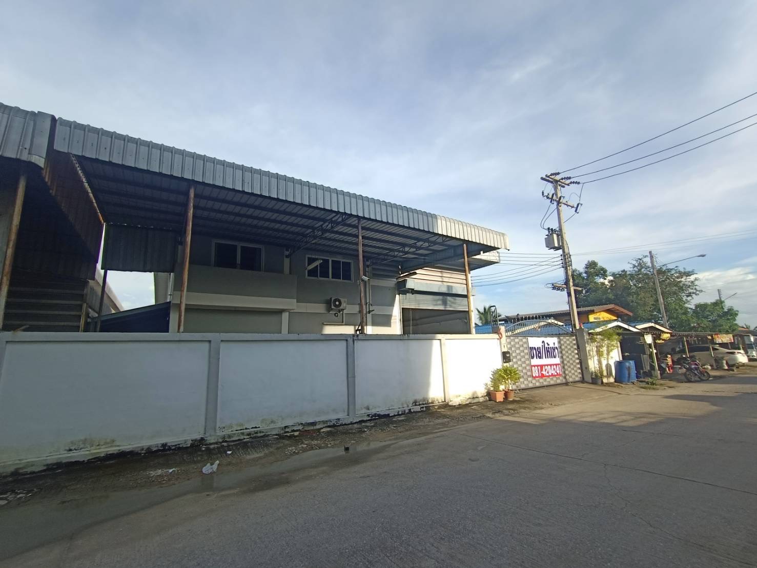 ขาย / ให้เช่า โรงงาน โกดัง พร้อมออฟฟิศ 2 ชั้น ซอยคุ้มเจริญสุข บางน้ำจืด สมุทรสาคร