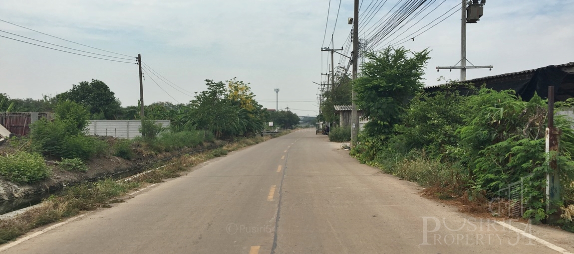 ประหยัดเวลาและต้นทุนสร้างโรงงาน ที่ดินถมแล้ว 3 ไร่ 380 วา ง่ายต่อจัดแปลนทำโรงงานขาย หรือ เหมาะทำไลน์ผลิตได้ยาวถึง 230 เมตร สิบล้อเข้า-ออกง่าย ใกล้เศรษฐกิจ-พระราม2  KK2383S
