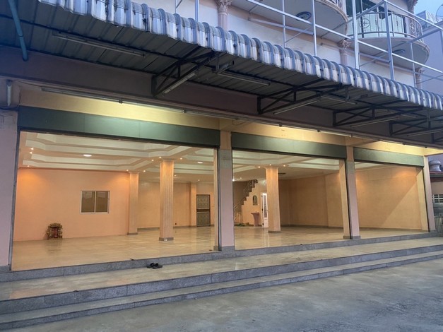 ขายอาคารพาณิชย์ 3 ชั้น 3 คูหา  เหมาะสำหรับทำธุรกิจ ศรีราชา ชลบุรี