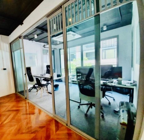 ให้เช่าพื้นที่สำนักงาน ( พร้อมให้เช่าทันที )  @ ทองหล่อ 23