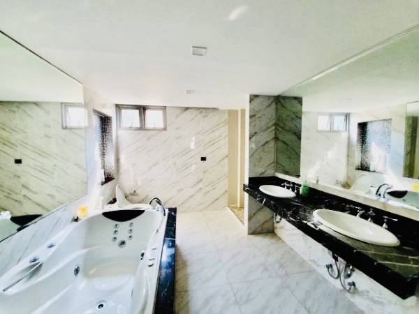 ให้เช่าพื้นที่สำนักงาน ( พร้อมให้เช่าทันที )  @ ทองหล่อ 23