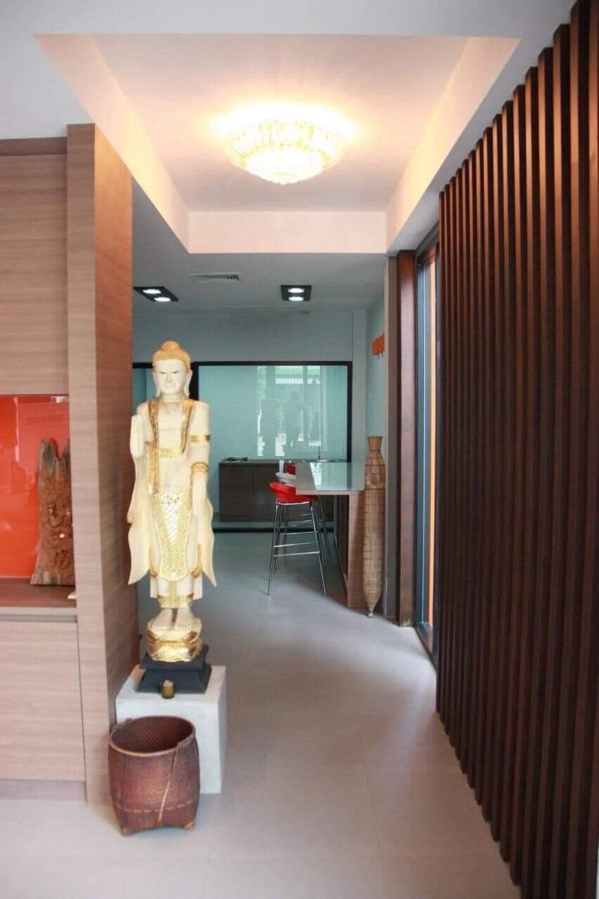ขาย โฮมออฟฟิศ 3 ชั้น  ตกแต่งสวยพร้อมเข้าอยู่ หมู่บ้านร่มฤดี รามคำแหง 180