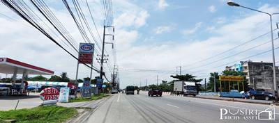 สร้างโรงงานได้มากถึง 6,500 ตร.ม.บนที่ดิน 8 ไร่เศษ ติดคลอง เดินทางสะดวก เพียง 1.3 กม. ถ. เอกชัย และ 2.3 กม. ถ.พระราม 2 - kk5087s