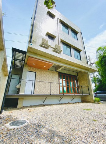 ขายอาคารตกแต่งสไตล์Modern Loft  ติดถนน ทำเลดี เจ้าของขายเอง อำเภอสันกำแพง จังหวัดเชียงใหม่ 
