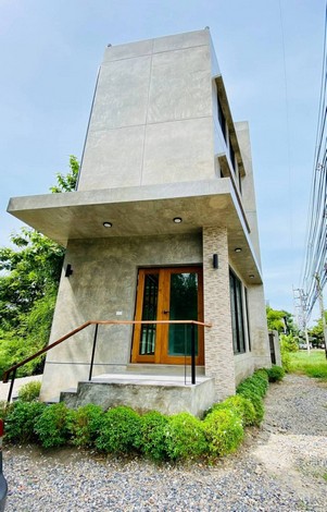 ขายอาคารตกแต่งสไตล์Modern Loft  ติดถนน ทำเลดี เจ้าของขายเอง อำเภอสันกำแพง จังหวัดเชียงใหม่ 