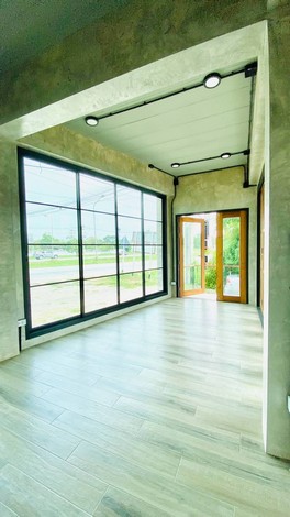 ขายอาคารตกแต่งสไตล์Modern Loft  ติดถนน ทำเลดี เจ้าของขายเอง อำเภอสันกำแพง จังหวัดเชียงใหม่ 