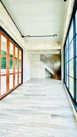 ขายอาคารตกแต่งสไตล์Modern Loft  ติดถนน ทำเลดี เจ้าของขายเอง อำเภอสันกำแพง จังหวัดเชียงใหม่ 