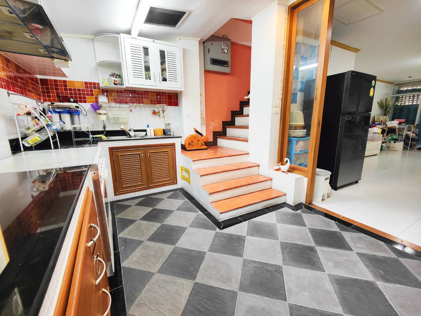 อาคารพาณิชย์ ถ.สุทธิสาร ใกล้ MRT สุทธิสาร