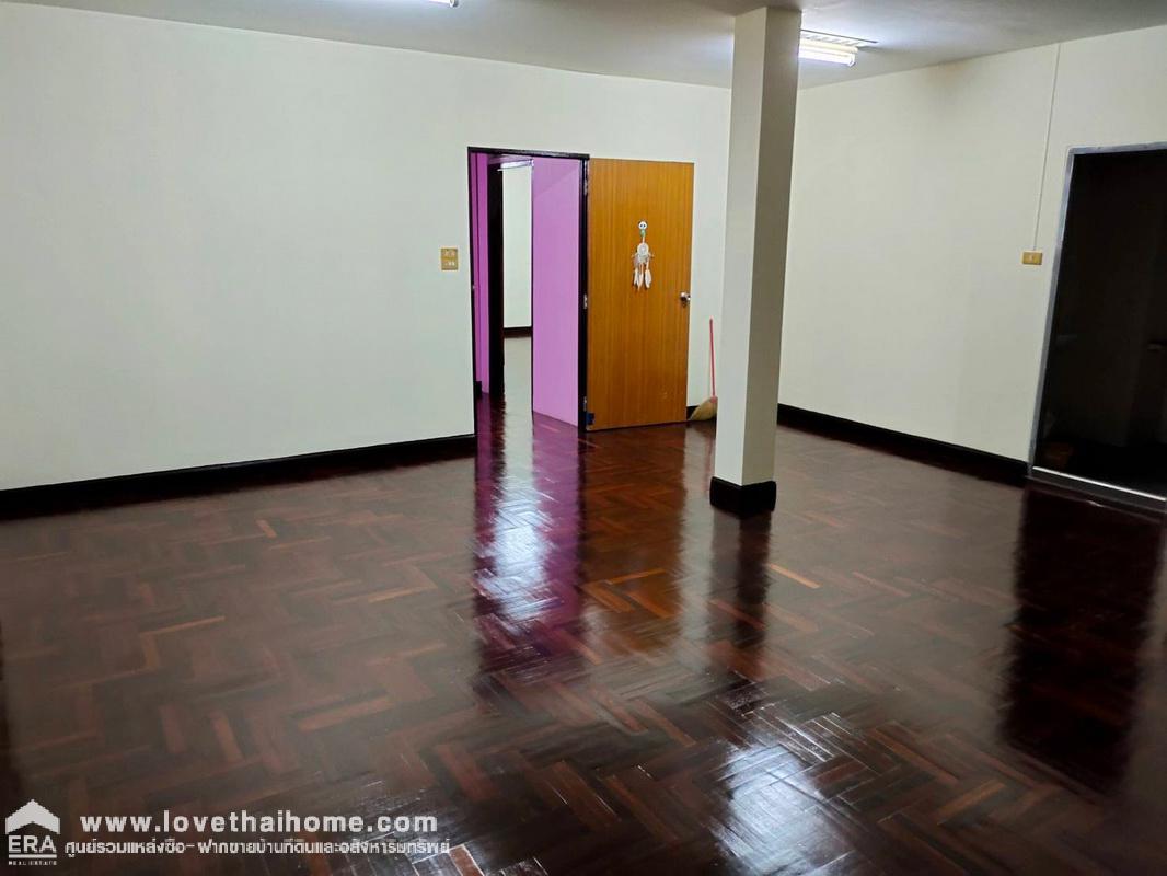 ขายตึกแถว ถนนลาดกระบัง ซอยฉลองกรุง พื้นที่48ตรว. ติดกับม.พระจอมเกล้าเจ้าคุณทหารลาดกระบัง ห่างจากสนามบินสุวรรณภูมิ เพียง 4.5 กม. เหมาะค้าขาย พร้อมกิจการห้องเช่านักศึกษา