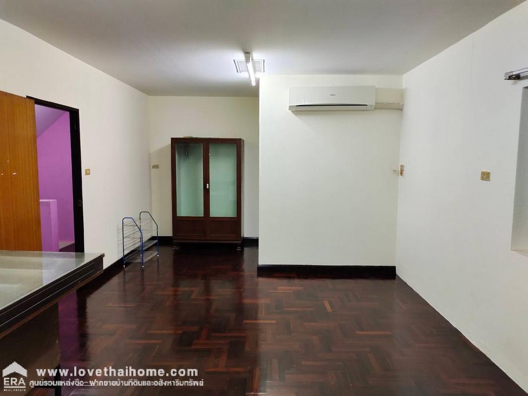 ขายตึกแถว ถนนลาดกระบัง ซอยฉลองกรุง พื้นที่48ตรว. ติดกับม.พระจอมเกล้าเจ้าคุณทหารลาดกระบัง ห่างจากสนามบินสุวรรณภูมิ เพียง 4.5 กม. เหมาะค้าขาย พร้อมกิจการห้องเช่านักศึกษา