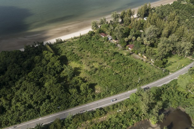 ขายที่ดินสวยติดทะเลอ่าวไทยเหมาะแก่การซื้อลงทุนสร้างบ้านพักตากอากาศ จ.ชุมพร