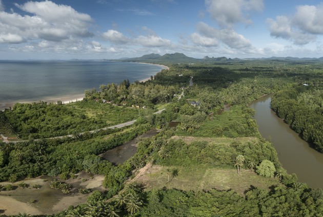 ขายที่ดินสวยติดทะเลอ่าวไทยเหมาะแก่การซื้อลงทุนสร้างบ้านพักตากอากาศ จ.ชุมพร