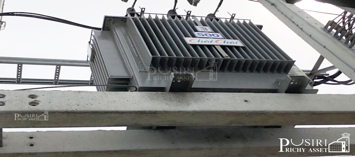 เซฟเวลาไปสร้างเอง กับโรงงานพลาสติกเกือบ 5 ไร่ ใหม่ ตัวโรงงานใหญ่ 6,300 ตร.ม. รับโหลด 5 ตัน ติดถนน 2 ด้าน พร้อมใบ รง.4 + หม้อแปลง 500 KVA และบ้านพักคนงาน ใกล้ ถ.เศรษฐกิจ-พระราม 2  KK4081S